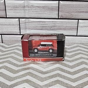 Road Signatures Yat Ming Mini Cooper S 1:72 Scale Diecast Red/White NEW